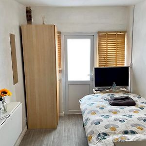 Single Room Private Bathroom